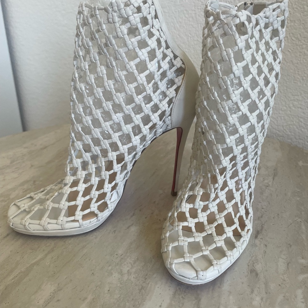 Christian Louboutin White Porligat Woven Leather Ankle Boots ( Size 35 1/2) - Picture 3 of 8